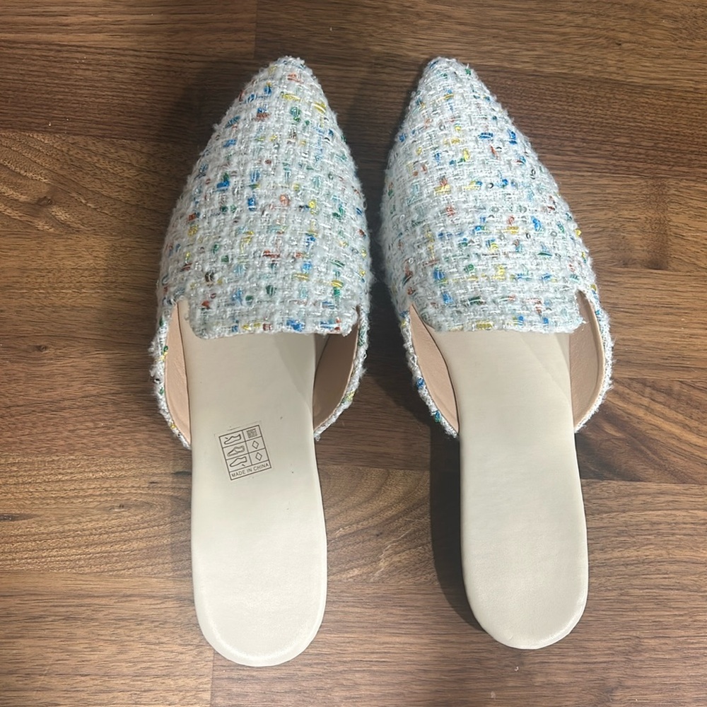 NWOT | Silver Rainbow Tweed Flats